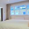 Отель 3 Bedroom Flat Near Hyde Park, фото 4