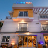 Отель Twins Hotel, фото 1