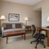 Отель Hampton Inn & Suites State College at Williamsburg Square, фото 22