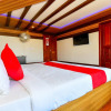 Отель Oyo 25105 Houseboat Luxury Sharing Water Cruise, фото 9