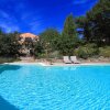 Отель Hot Springs Area Tuscany Luxury Villapool Private Gardens, фото 17