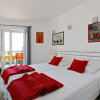 Отель Comfy Beach Apartments With its own Balcony, фото 1