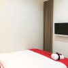 Отель RedDoorz Plus @ Dukuh Kupang, фото 15