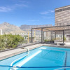 Отель Beautiful 1 Bedroom Apartment in Cape Town, фото 1