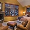 Отель Black Bear Chalet 4 BedroomHoliday home By Moving Mountains в Стимбоат-Спрингсе