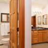 Отель Snowmass View Private Townhome With Ski-in/ Ski-out by The Woodrun V Townhouses, фото 3