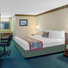 Отель Travelodge Costa Mesa - Newport Beach Hacienda, фото 4
