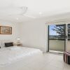 Отель A Stylish Apartment with Noosa Views! - Unit 6 Yaringa 29 Noosa Drive, фото 6