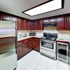 Отель 168 Ten Mile Circle Condo Unit 291 2 Bedrooms 1 Bathroom Condo, фото 3