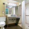 Отель Comfort Inn & Suites Durham near Duke University, фото 20