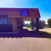 Отель Motel 6 Brooks, AB, фото 1