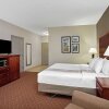 Отель La Quinta Inn & Suites by Wyndham Fairfield TX в Фейрфилде