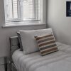 Отель Spireview 2 Bedroom Apartment EVB Properties Short Lets & Serviced Accommodation ,Titanic City- Sout в Саутгемптоне