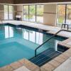 Отель Country Inn & Suites by Radisson, Roanoke Rapids, NC, фото 16