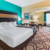 Отель La Quinta Inn & Suites by Wyndham Carlsbad, фото 38