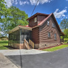 Отель Rustic Cabin w/ Screened Deck: 8 Mi to Dollywood, фото 10