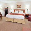 Отель Seasons Inn & Suites Highland, фото 5