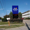 Отель Intown Suites Extended Stay Select Houston - Stafford, фото 1