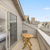 Отель Seattle: U District Retreat, Free Parking 3 Bedroom Home by RedAwning, фото 8