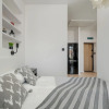 Отель White Studio With Balcony by Renters, фото 2