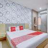 Отель OYO Flagship Tembok Batu Residence, фото 2