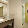 Отель Hampton Inn & Suites Buffalo Airport, фото 8