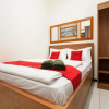 Отель RedDoorz Syariah near Singha Merjosari Park, фото 3