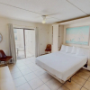 Отель Cozy Studio Suite w/ Pool, Steps to Beach, фото 4