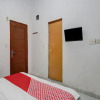Отель OYO 92111 Dinda Homestay Syariah, фото 7