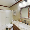 Отель Brookside Townhome: 3 Beaches & Skiing Nearby townhouse, фото 6