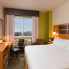 Отель Holiday Inn Express New York City Times Square, an IHG Hotel, фото 26
