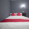 Отель OYO 16041 Hotel Golden Moments, фото 8