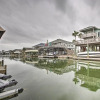 Отель Galveston Waterfront Home < 1 Mi to the Beach, фото 20