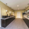 Отель La Quinta Inn & Suites by Wyndham Collinsville - St. Louis, фото 15