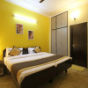 Отель OYO 7967 near Medanta, фото 13