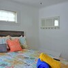 Отель Historic Pass a Grille Beach Pineapple Bungalow 105-21a, фото 4