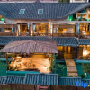 Отель Qiannan Zhuhai Colorfulsunshin Private Tang Holiday Homestay, фото 1