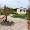 Отель Bungalow With 2 Bedrooms In Hyeres, With Furnished Garden 1 Km From The Beach в Йере