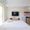 Отель Deluxe Studio Apartment @ Springlake Summarecon, фото 2