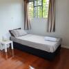 Отель Spacious 4-bdrm fully self-contained WIFI, Parking, фото 3