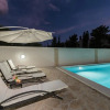 Отель Villa Star 4 luxury apartment with a pool, фото 17