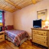 Отель Artist Road #2, 2 Bedrooms, Indoor Pool, Wood Fireplace, Views, Sleeps 4, фото 2