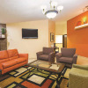Отель La Quinta Inn & Suites by Wyndham Woodburn, фото 12