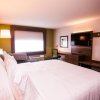 Отель Holiday Inn Express & Suites Rehoboth Beach в Харбесоне