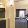 Отель La Quinta Inn & Suites by Wyndham Denver Airport DIA, фото 9