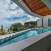 Отель Casa Linea Villa in Camps Bay, фото 26