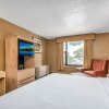 Отель SureStay Plus Hotel by Best Western Seven Oaks, фото 3