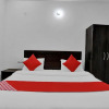 Отель OYO 81815 Krishna Palace, фото 8