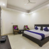 Отель OYO 24269 Silverkey Medanta Sec 38, фото 22