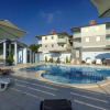 Отель Well Maintained Apartment With Shared Pool With Children's Pool, 2 km From the Beach, фото 14